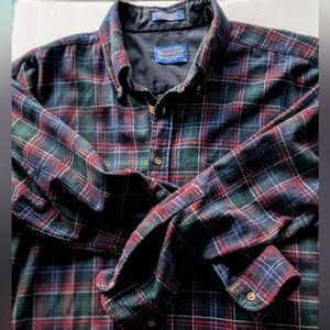 Pendleton Lodge Shirt Mens XL
Never Worn Wool Flannel Button Up